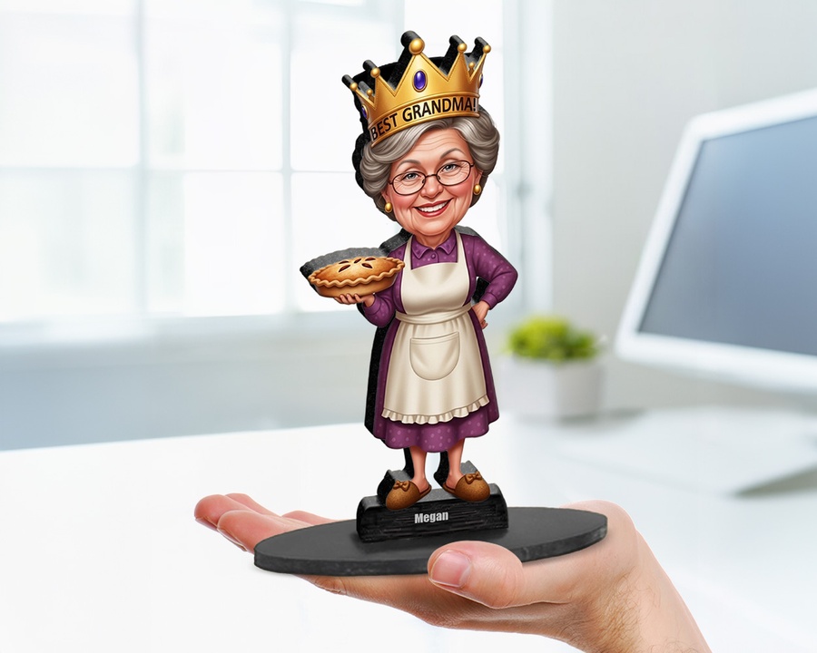 Grandma Queen Cake figurine — custom Culinary gift